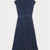 Marineblaues/cremefarbenes Ralph Lauren-Kleid aus gepunkteter Seide und Georgette für Damen