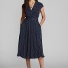 Marineblaues/cremefarbenes Ralph Lauren-Kleid aus gepunkteter Seide und Georgette für Damen