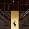 Schokoladenbraune Damenhandtasche mit Umschlagkette und Krokoprägung von Ralph Lauren Polo ID